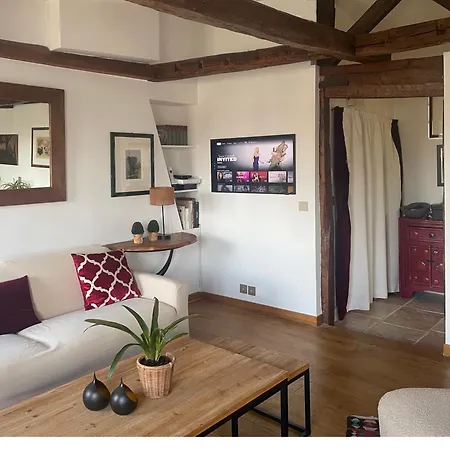 Du Prince, 70 Sqm Ac Lift Terrace Garage Apartment