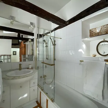 Du Prince, 70 Sqm Ac Lift Terrace Garage