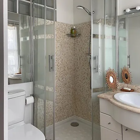Du Prince, 70 Sqm Ac Lift Terrace Garage باريس